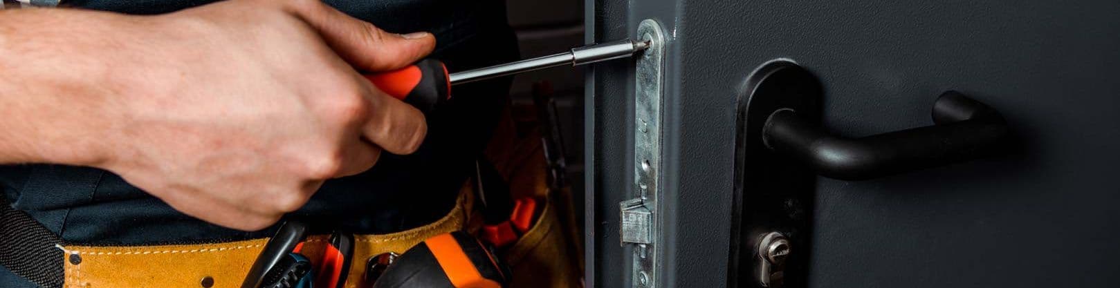SERVICE TECHNICIAN